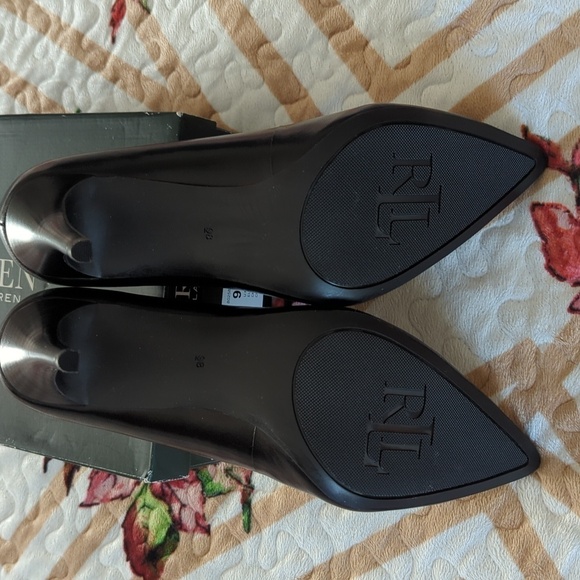 Ralph Lauren Black heels. - Picture 4 of 5